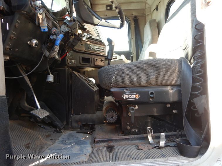 image for item DH2375 1997 Freightliner FLD120 manure spreader truck