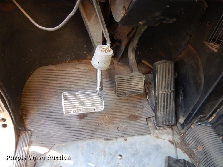 image for item DH2375 1997 Freightliner FLD120 manure spreader truck