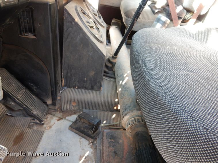 image for item DH2375 1997 Freightliner FLD120 manure spreader truck