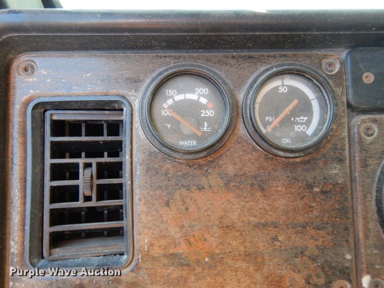 image for item DH2375 1997 Freightliner FLD120 manure spreader truck