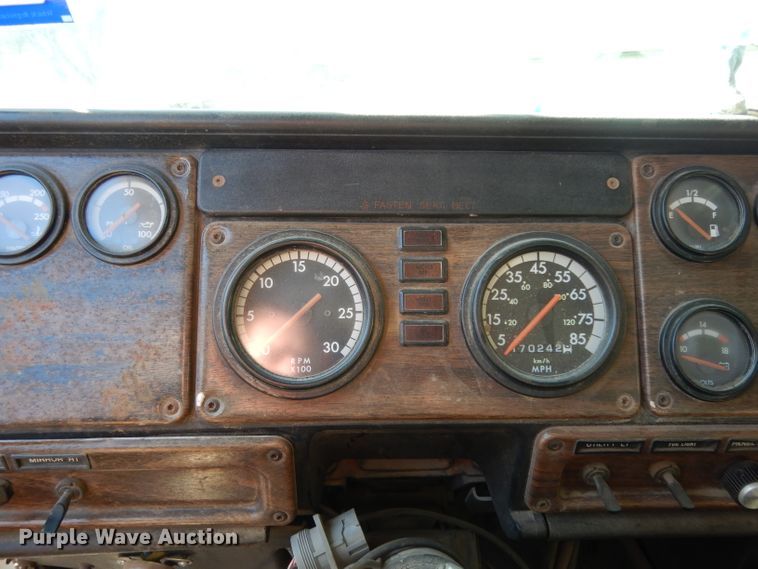 image for item DH2375 1997 Freightliner FLD120 manure spreader truck