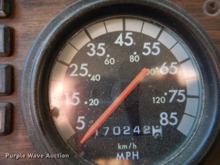 image for item DH2375 1997 Freightliner FLD120 manure spreader truck