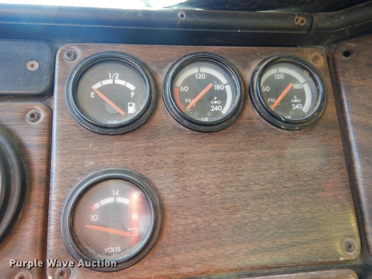 image for item DH2375 1997 Freightliner FLD120 manure spreader truck