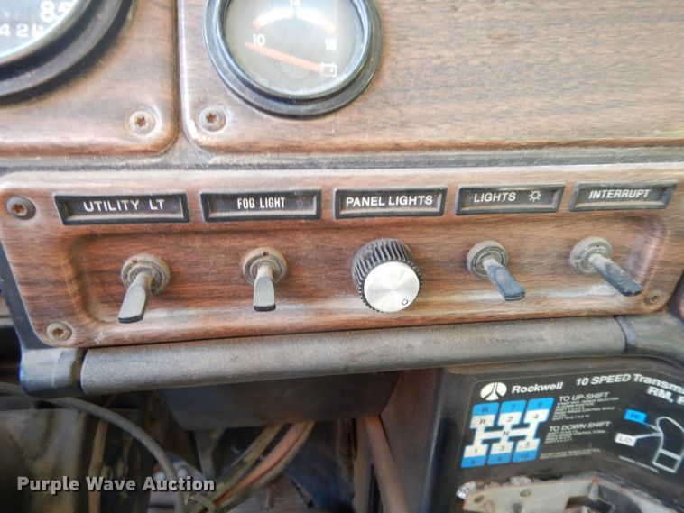 image for item DH2375 1997 Freightliner FLD120 manure spreader truck