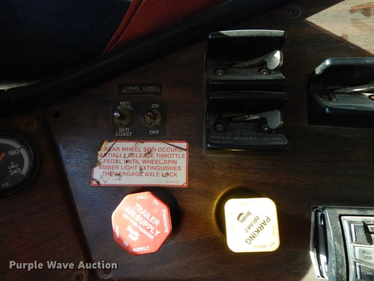 image for item DH2375 1997 Freightliner FLD120 manure spreader truck