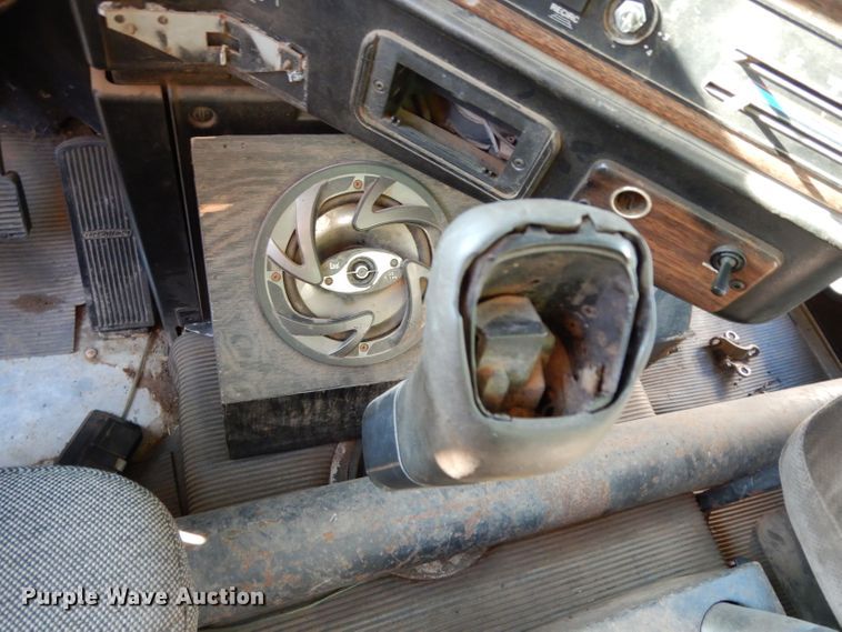 image for item DH2375 1997 Freightliner FLD120 manure spreader truck