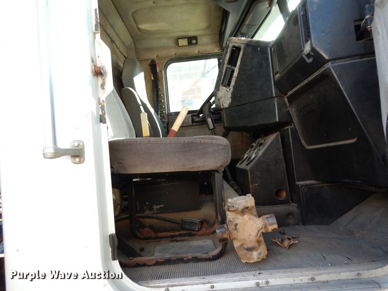 image for item DH2375 1997 Freightliner FLD120 manure spreader truck