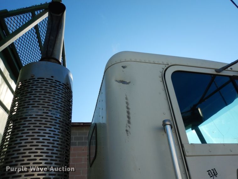 image for item DH2375 1997 Freightliner FLD120 manure spreader truck