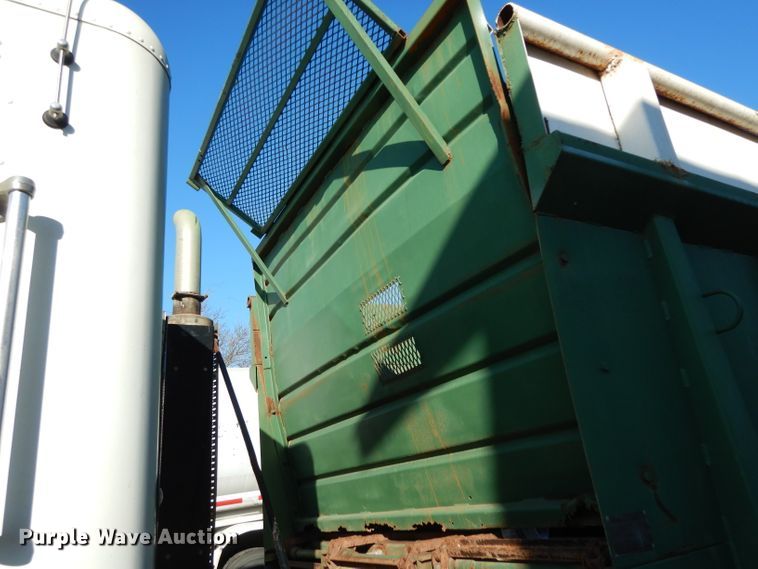 image for item DH2375 1997 Freightliner FLD120 manure spreader truck