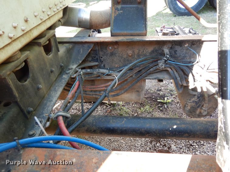 image for item DH2375 1997 Freightliner FLD120 manure spreader truck