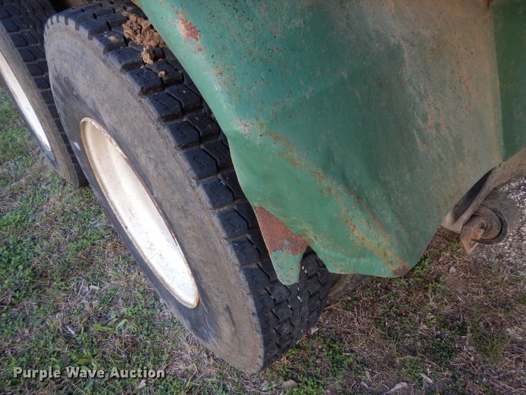 image for item DH2375 1997 Freightliner FLD120 manure spreader truck