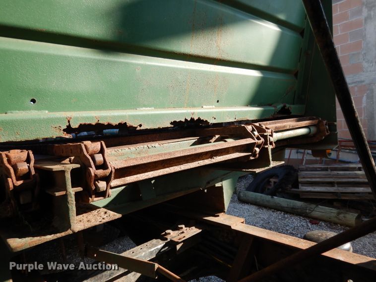 image for item DH2375 1997 Freightliner FLD120 manure spreader truck