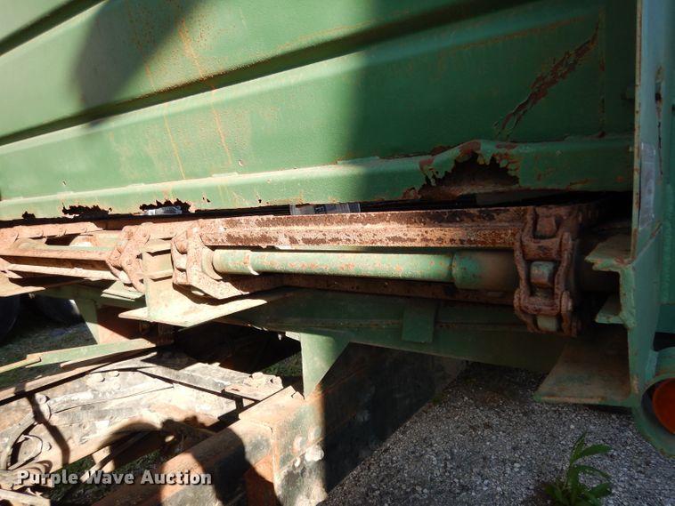 image for item DH2375 1997 Freightliner FLD120 manure spreader truck