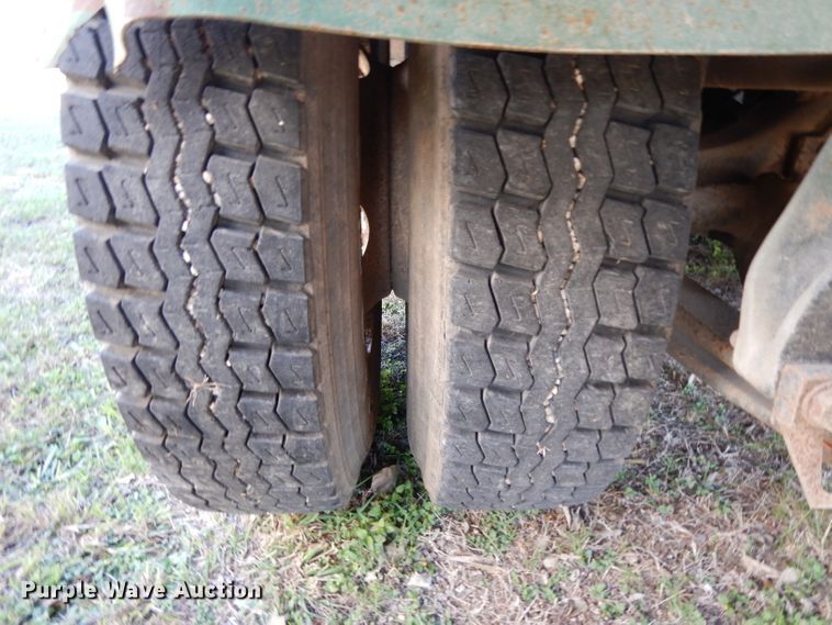 image for item DH2375 1997 Freightliner FLD120 manure spreader truck