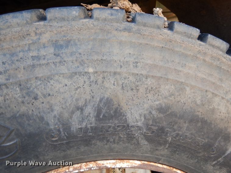 image for item DH2375 1997 Freightliner FLD120 manure spreader truck