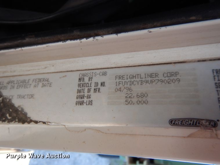 image for item DH2375 1997 Freightliner FLD120 manure spreader truck