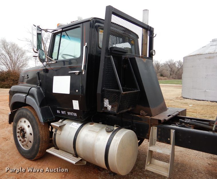 image for item DH3724 1990 Ford L9000 AeroMax semi truck