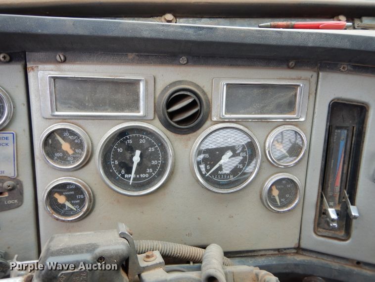 image for item DH3724 1990 Ford L9000 AeroMax semi truck