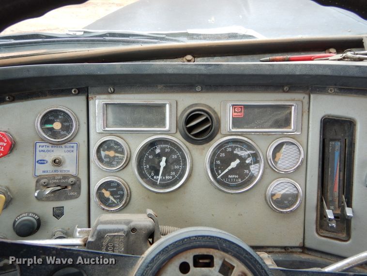 image for item DH3724 1990 Ford L9000 AeroMax semi truck