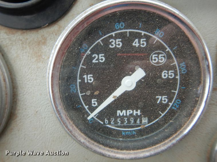 image for item DH3724 1990 Ford L9000 AeroMax semi truck