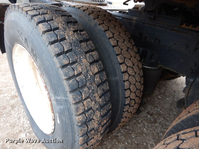 image for item DH3724 1990 Ford L9000 AeroMax semi truck