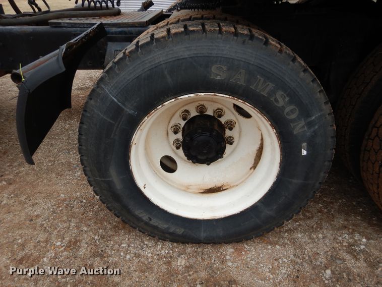 image for item DH3724 1990 Ford L9000 AeroMax semi truck