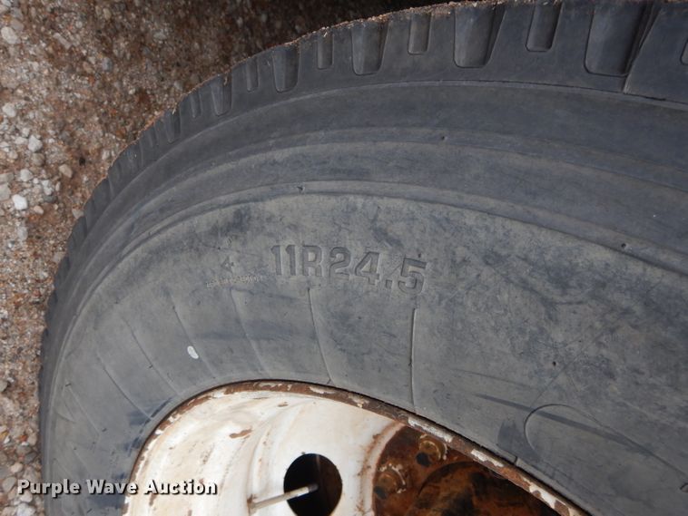 image for item DH3724 1990 Ford L9000 AeroMax semi truck