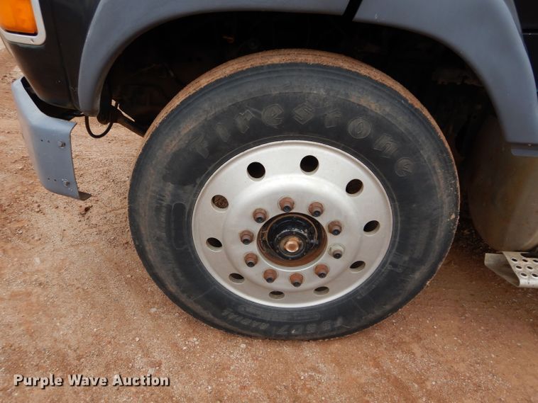 image for item DH3724 1990 Ford L9000 AeroMax semi truck