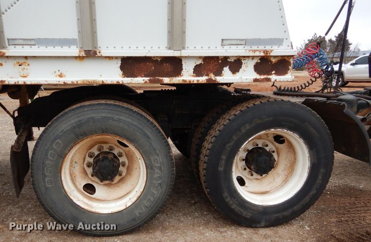 image for item DH3724 1990 Ford L9000 AeroMax semi truck