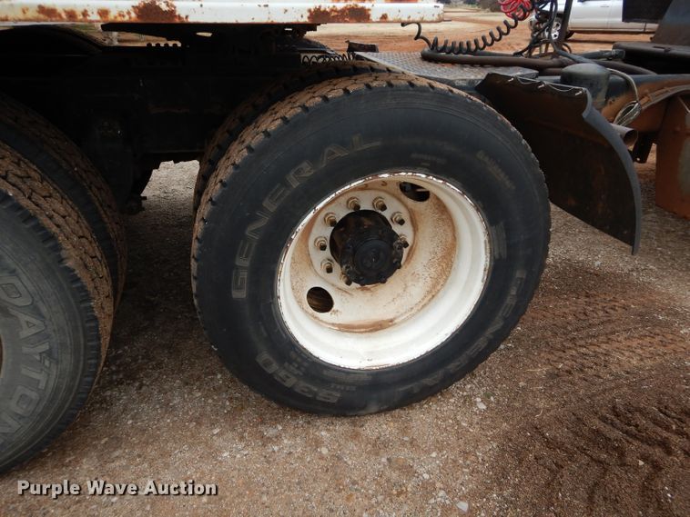 image for item DH3724 1990 Ford L9000 AeroMax semi truck