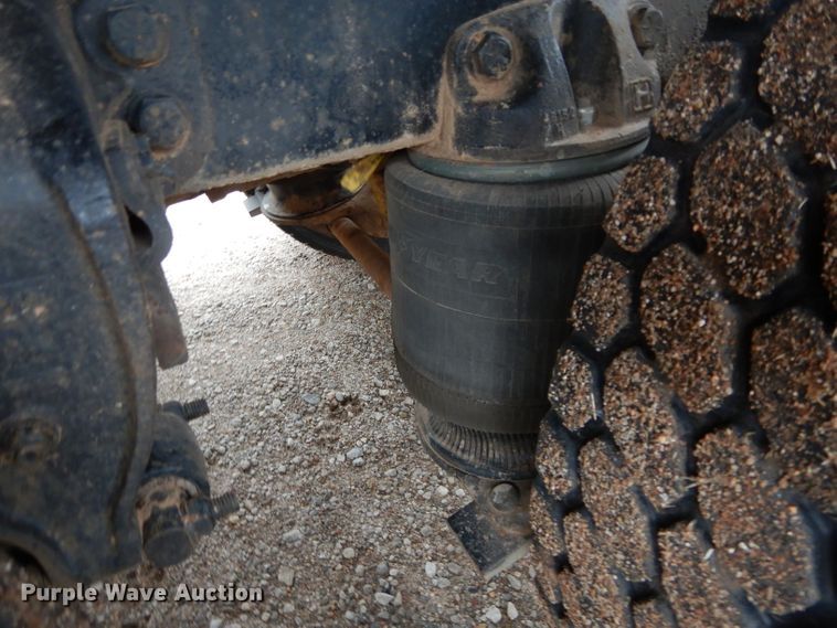 image for item DH3724 1990 Ford L9000 AeroMax semi truck