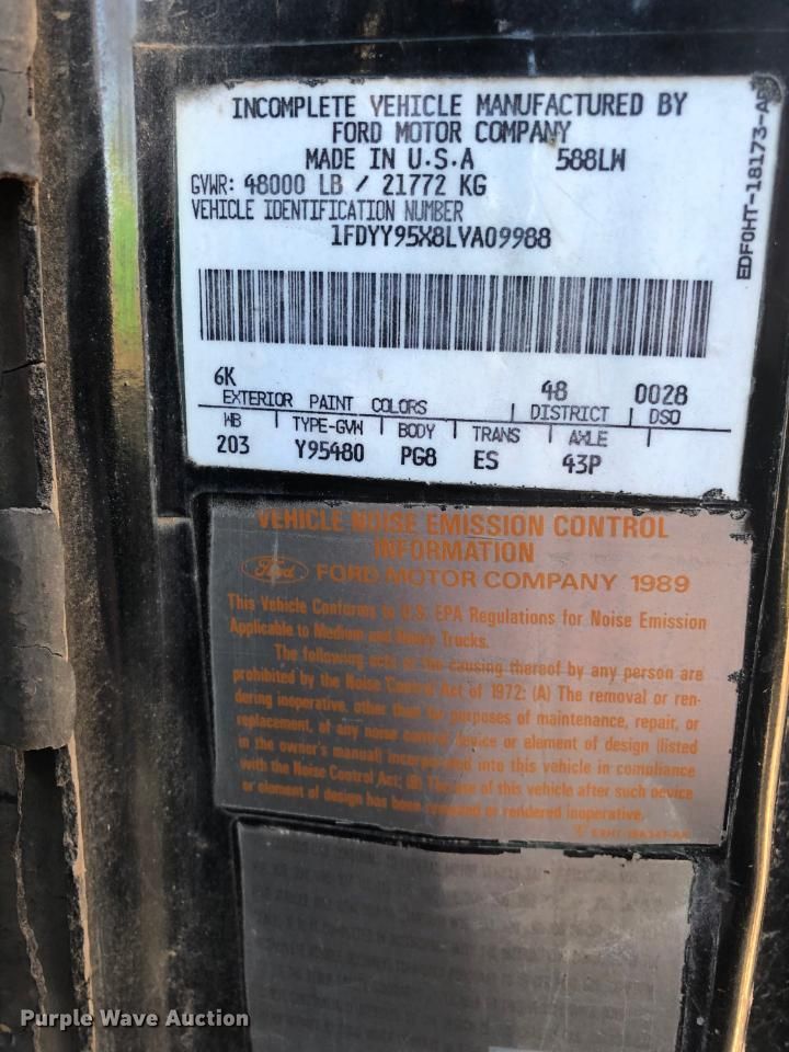 image for item DH3724 1990 Ford L9000 AeroMax semi truck