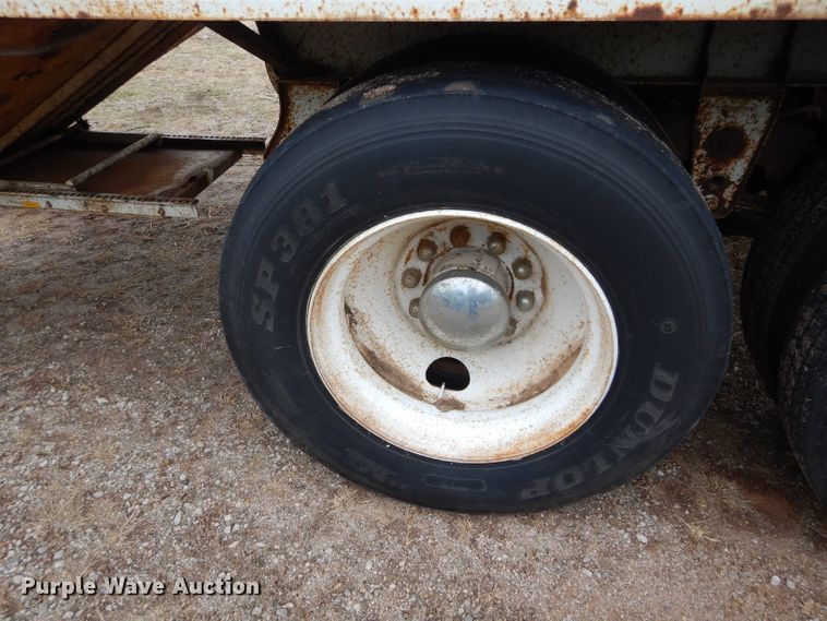 image for item DH3725 1989 Doonan double hopper bottom grain trailer