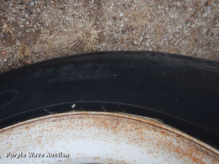 image for item DH3725 1989 Doonan double hopper bottom grain trailer