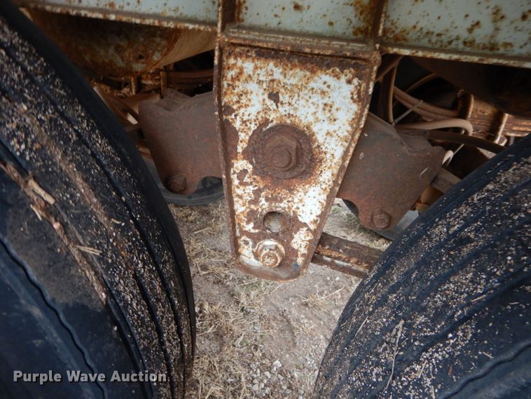 image for item DH3725 1989 Doonan double hopper bottom grain trailer