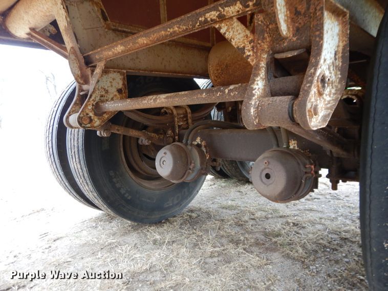 image for item DH3725 1989 Doonan double hopper bottom grain trailer