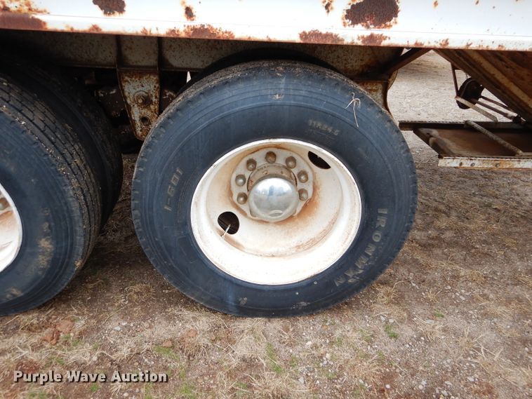 image for item DH3725 1989 Doonan double hopper bottom grain trailer