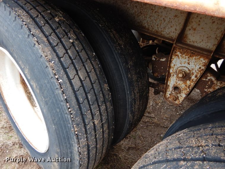 image for item DH3725 1989 Doonan double hopper bottom grain trailer