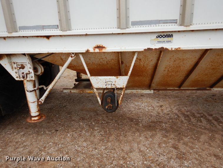 image for item DH3725 1989 Doonan double hopper bottom grain trailer