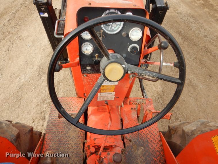 image for item DH4391 Allis Chalmers 185 tractor