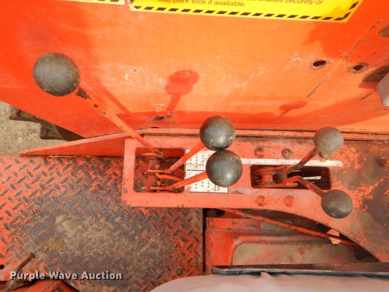 image for item DH4391 Allis Chalmers 185 tractor