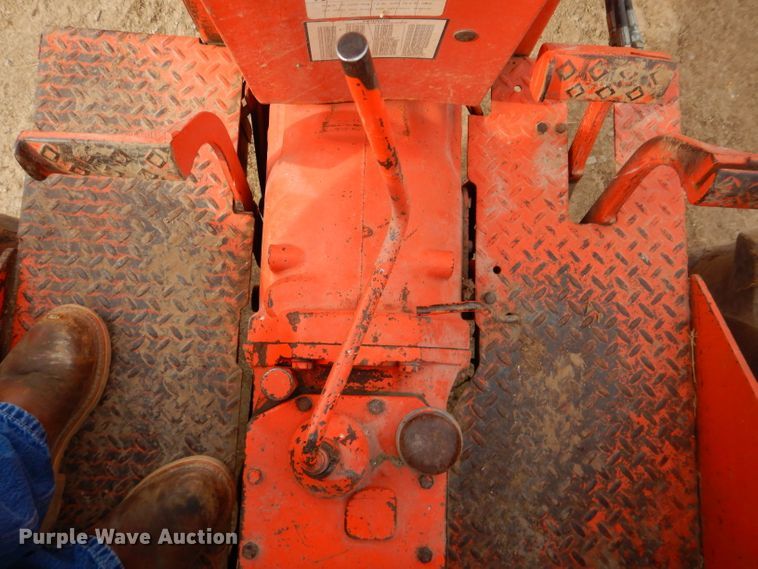 image for item DH4391 Allis Chalmers 185 tractor