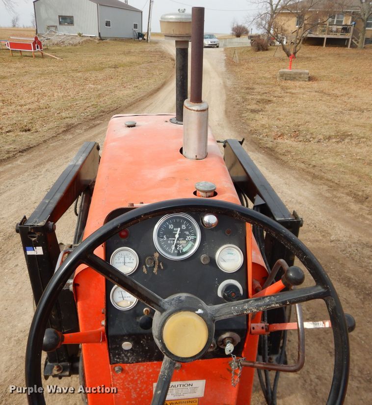 image for item DH4391 Allis Chalmers 185 tractor