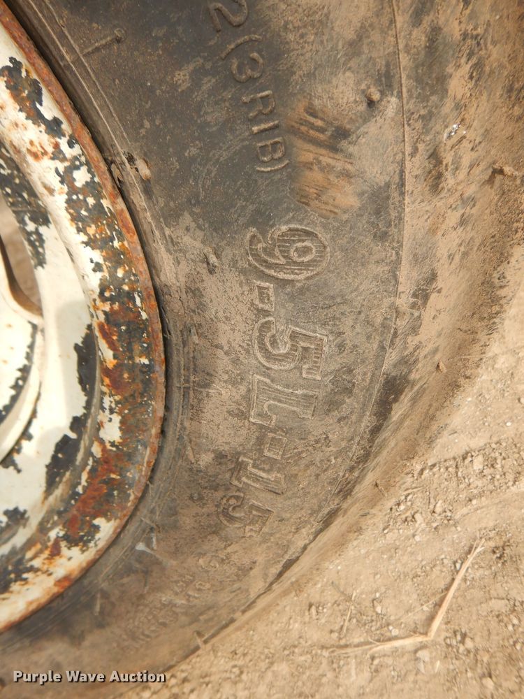 image for item DH4391 Allis Chalmers 185 tractor