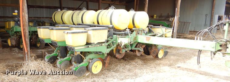 image for item DH4394 John Deere 7200 Max Emerge 2 planter