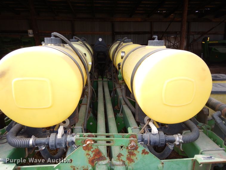 image for item DH4394 John Deere 7200 Max Emerge 2 planter