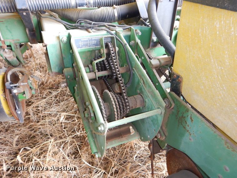 image for item DH4394 John Deere 7200 Max Emerge 2 planter