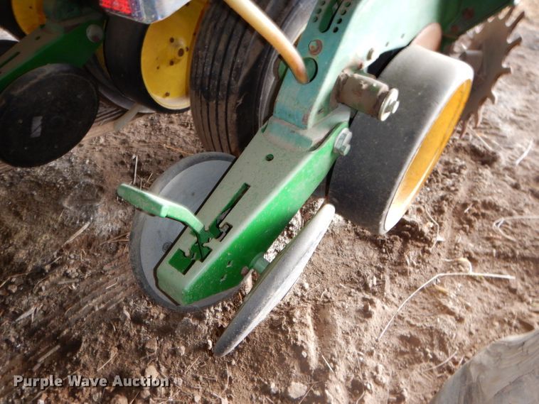 image for item DH4394 John Deere 7200 Max Emerge 2 planter