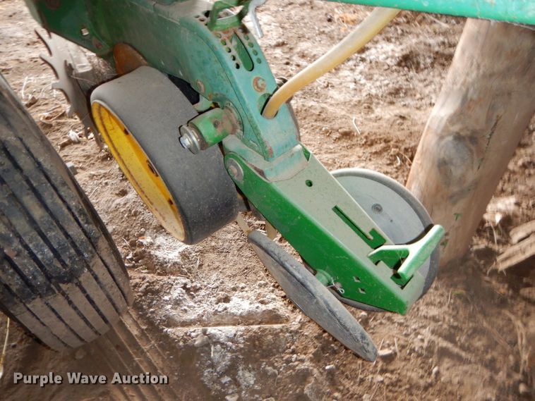 image for item DH4394 John Deere 7200 Max Emerge 2 planter
