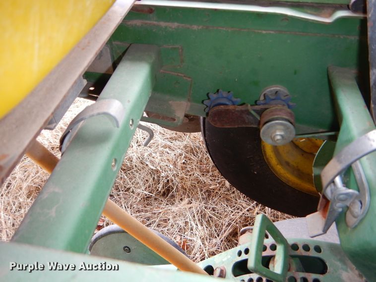 image for item DH4394 John Deere 7200 Max Emerge 2 planter